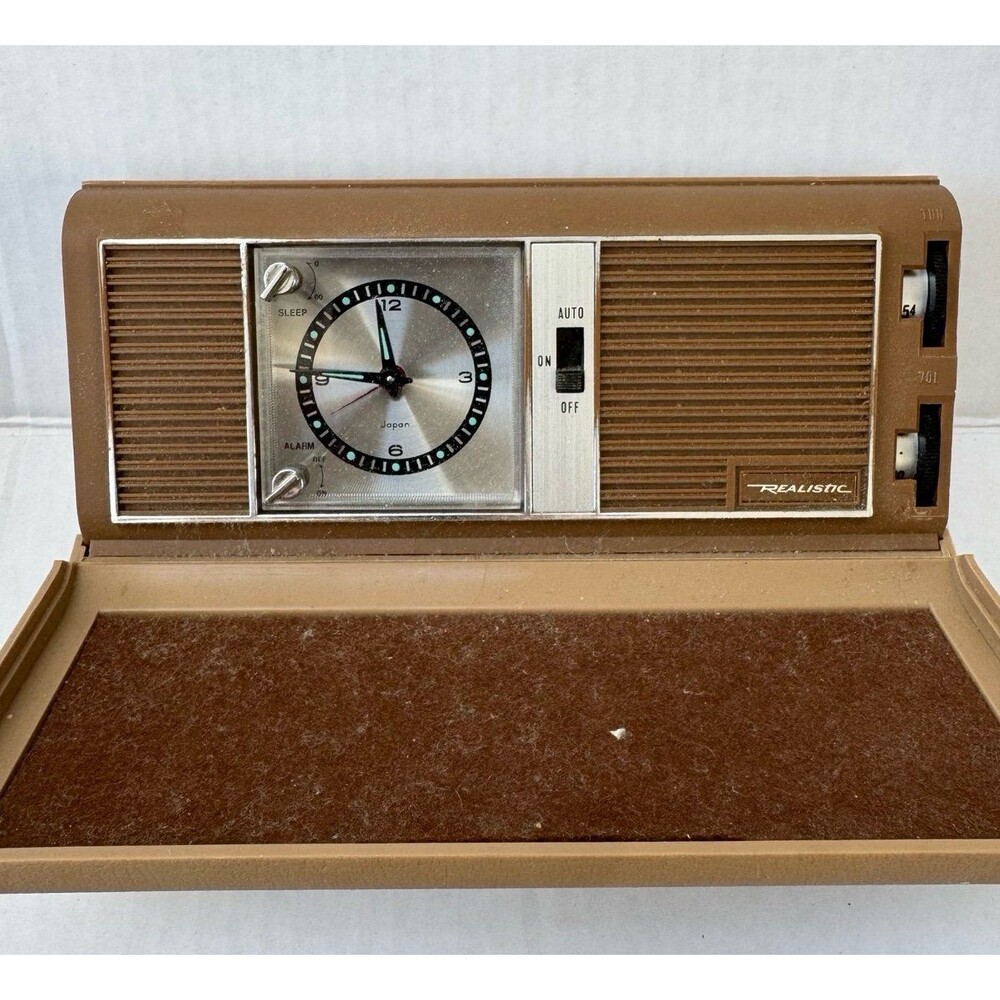 VTG Realistic Model 12-604 RadioShack Solid State Travel Alarm Clock AM Radio
